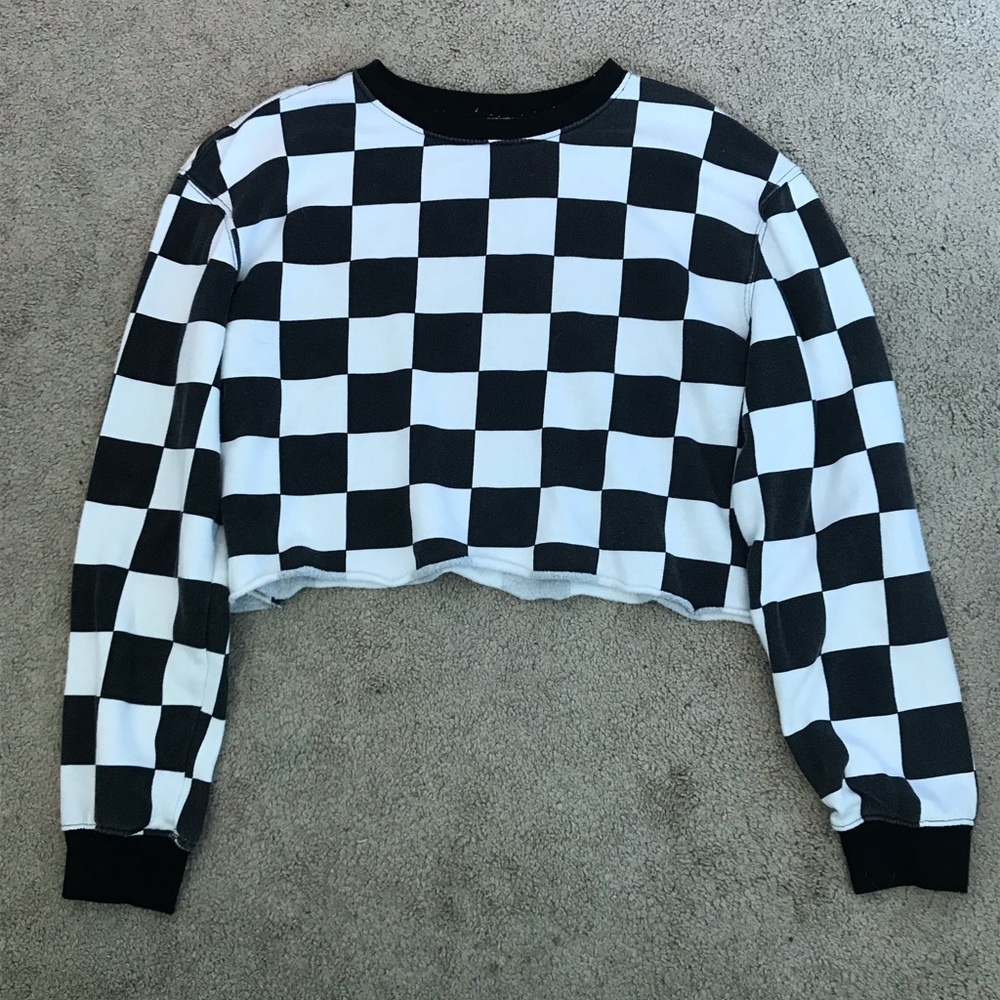 Cropped checkered long sleeve shirt